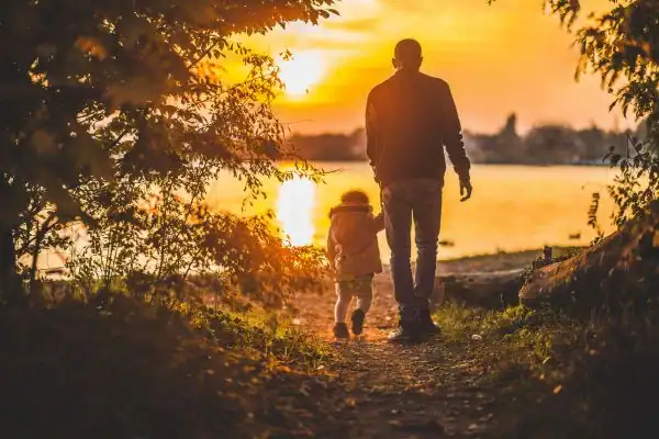 image of dad and child - parental alienation Enfield